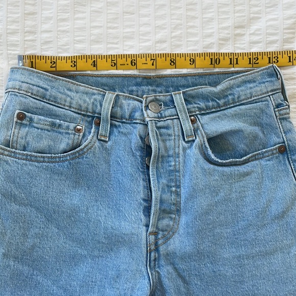 EUC Womens 501 s (skinny) jeans 26W x 28L - Picture 8 of 8